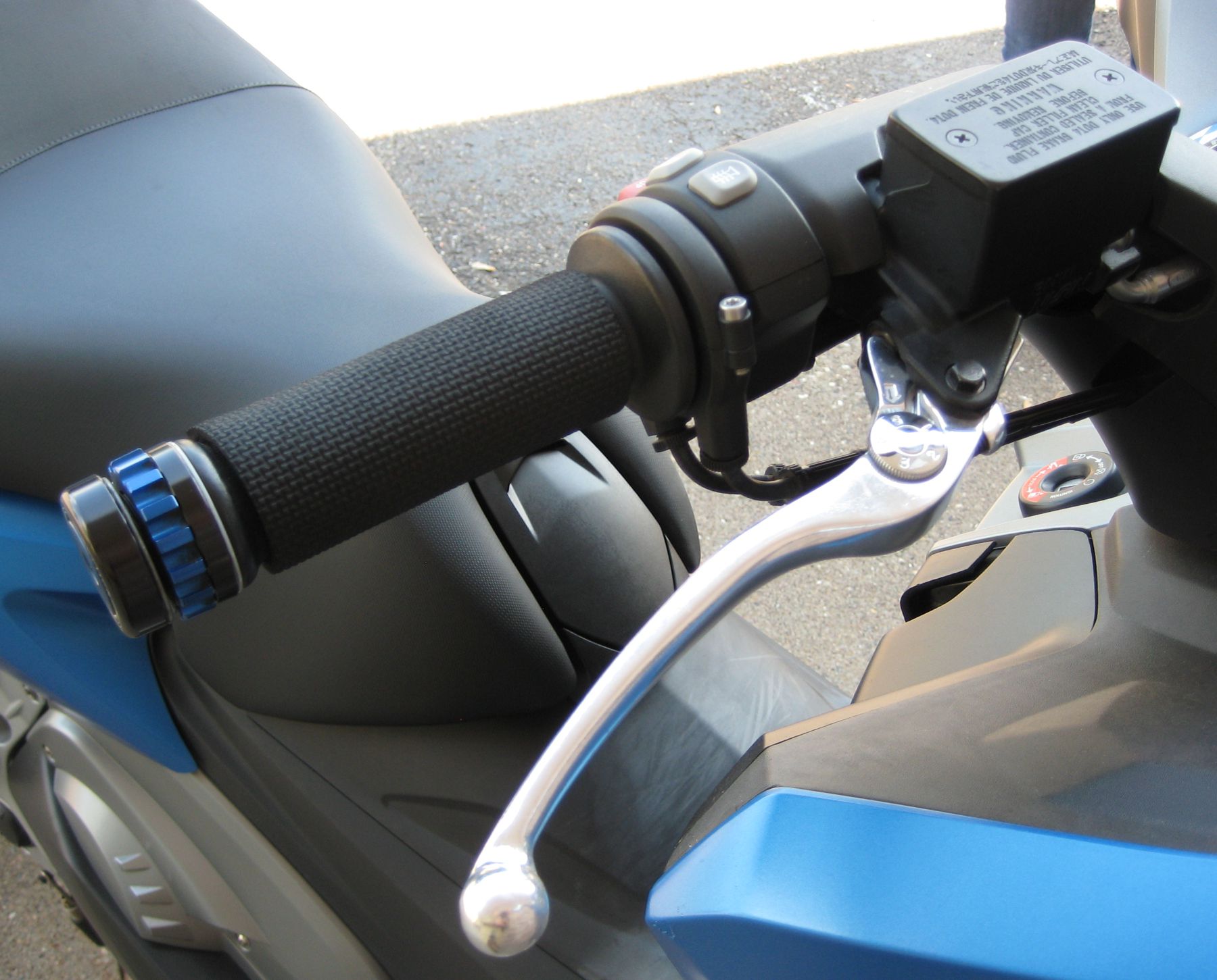 Right grip on the BMW C600 sport