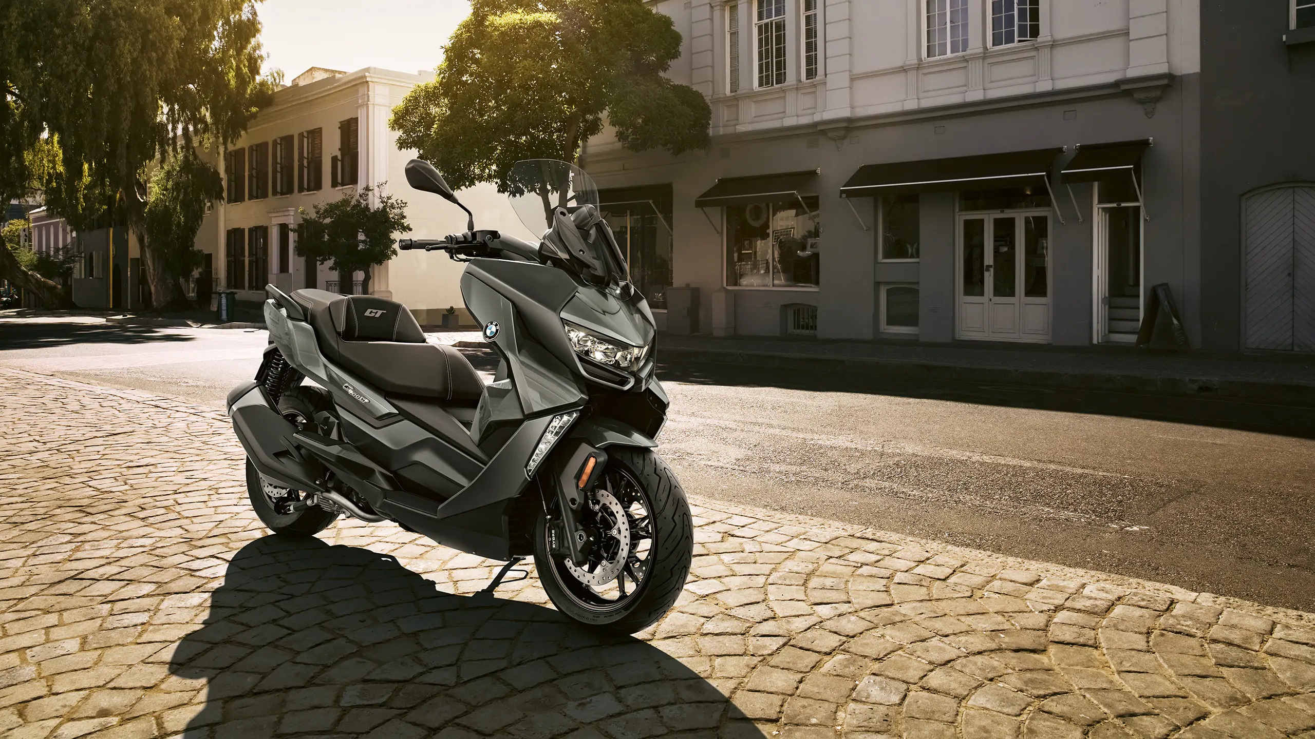Cafe jern legering BMW C 400 X | Motor Scooter Guide