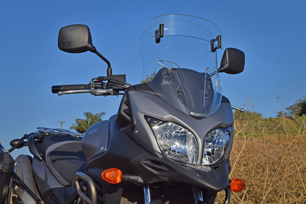 2015 Suzuki V-Strom 650 with aftermarket windscreen and windscreen beak